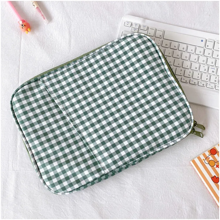 Gingham Tablet and Laptop Bag Cover Case