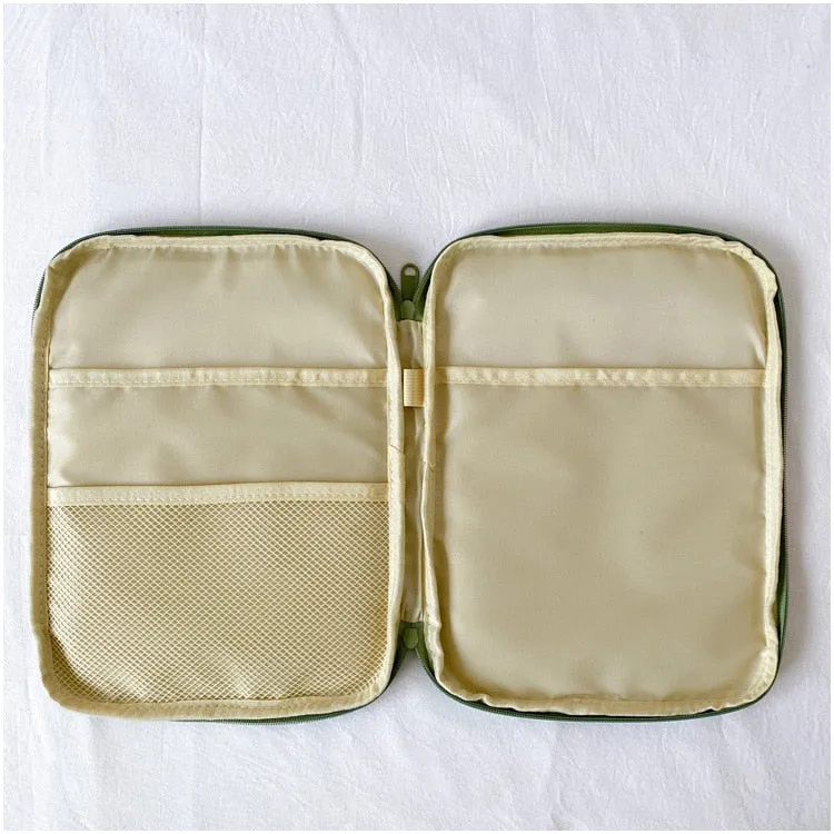 Gingham Tablet and Laptop Bag Cover Case