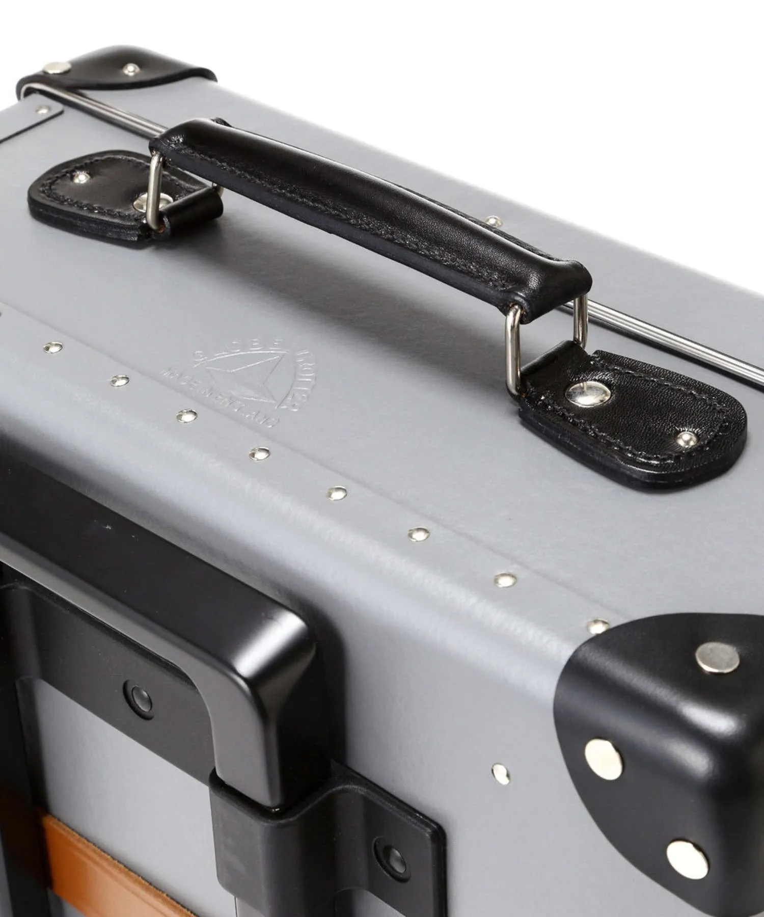 Globe-Trotter X Todd Snyder 21" Suitcase in Grey