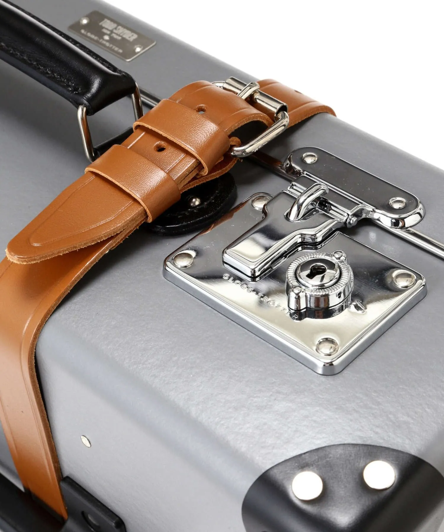 Globe-Trotter X Todd Snyder 21" Suitcase in Grey